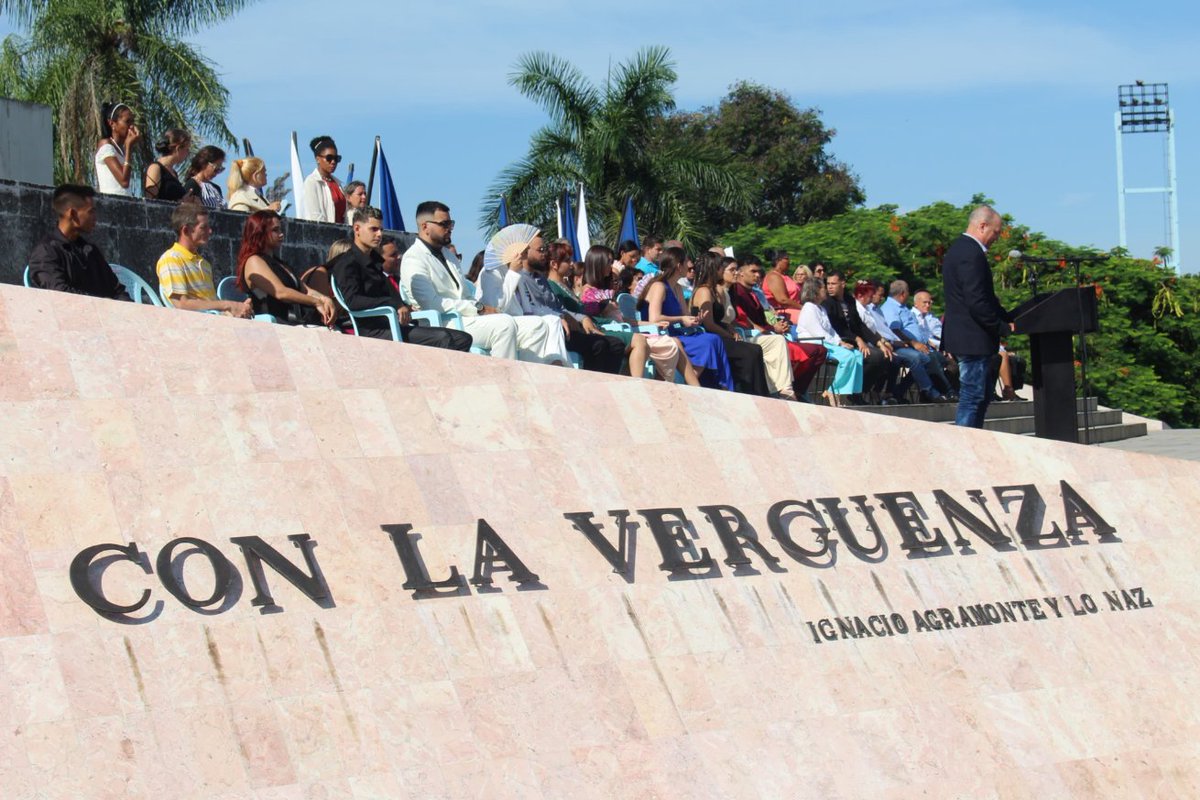 🎓Día de orgullo para nuestros egresados, sus profesores y familiares. La Plaza de la Revolución Mayor General Ignacio Agramonte Loynaz acoge el Acto Central de Graduación del Curso 2024, de la <a href="/uc_camaguey/">Universidad de Camagüey Ignacio Agramonte Loynaz</a>.

#UCCuba #UniversidadCubana