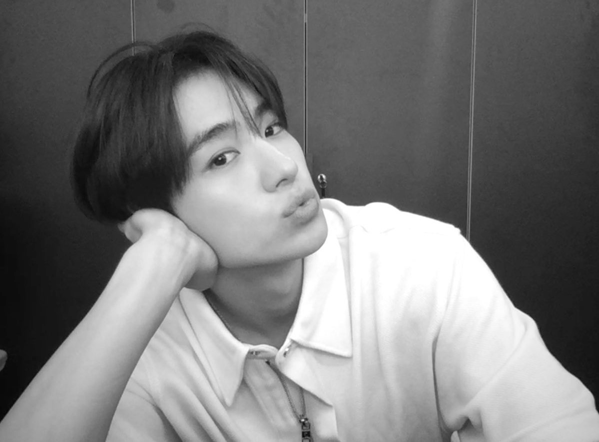 생일축하해 많이 사랑해~ 
제일 행복한 하루 보내길! 
#이재현_너의_스물여덟도_하트해
#LOVE_FOR_MY_HYUN