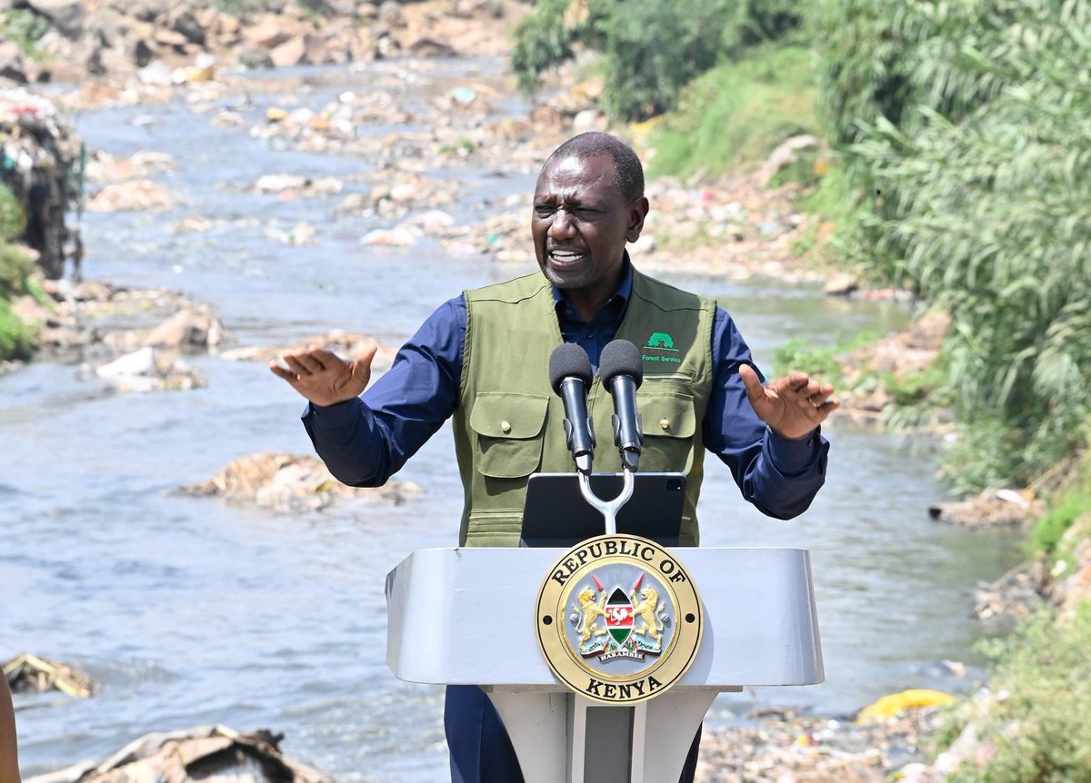 ODAKenya's tweet photo. Along the banks of once blue watered Nairobi River stands Kenyan Head of State @WilliamsRuto in assurance that regeneration of the river through #WorkXMtaani an initiative that shall accelerate Climate Action among communities
Program to create over 200,000 jobs for Kenyan youth https://t.co/s4e3RcnMgm