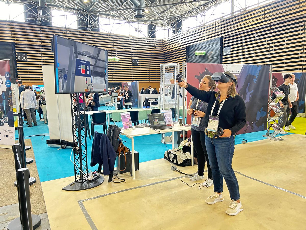 sfc_it's tweet photo. #SFC al World Skills Competition di Lione con i progetti europei: #3LoE e #BuildSkillsAcademy!
🌱Gli studenti esplorano le #GreenSkills giocando con uno dei prodotti del #COVE #3LoE.
🎯Innovazione e formazione tecnica per un futuro sostenibile!
#WSC2024 https://t.co/ePasRvMrbq