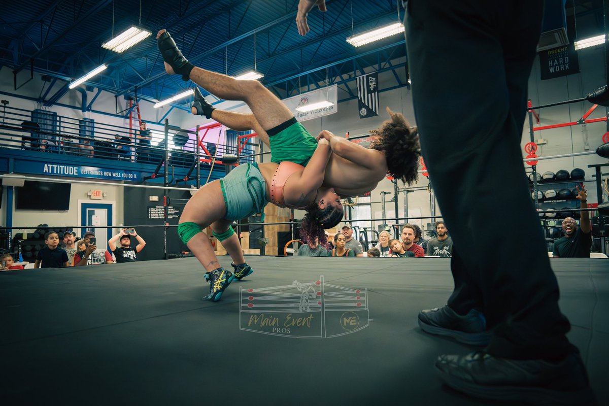 tanailysuplex's tweet image. You either with me or against me 👸🏽🤼‍♀️👊🏽 #SuplexQueen #GoingForARide #toestonose #grappler #shooter #germansuplex #northernlightssuplex #suplex #wrestling #amateurwrestler #prowrestling #womanwrestler #womanpower #wwe #aew #tnawrestling #indywrestling  #sports #theestablishment