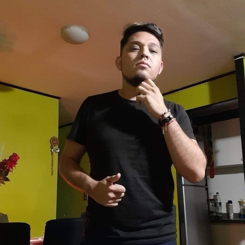 Karlos8918's tweet photo. #NuevaFotoDePerfil https://t.co/8v1YIkBUTg