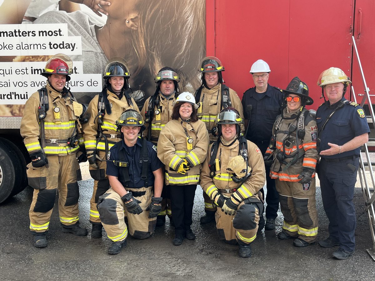 ⁦<a href="/PtboFireRescue/">Peterborough Fire</a>⁩ are doing ongoing important fire 🔥 fighting &amp; safety protocol training sessions ⁦<a href="/CityPtbo/">City of Peterborough</a>⁩. We thank these brave men and women for being there if we ever need them. Thanks to Chief Training Officer Gillespie along with professionals Mike &amp; Carol👏