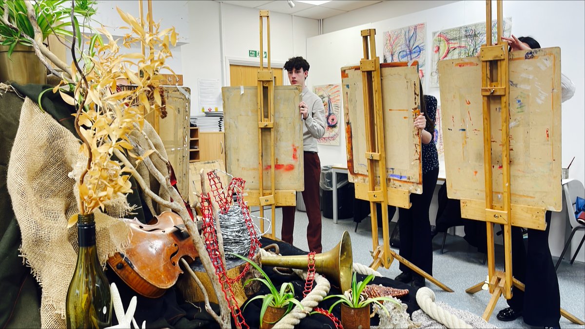 Lower Sixth Art Lesson🎨<a href="/ChurchersSixth/">Churcher’s College Sixth Form</a> #Petersfield