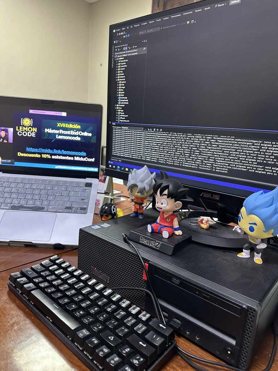 franesdev's tweet photo. Hora de cambiar el teclado gracias a #miduconf exitos https://t.co/Plu8mnaAiY