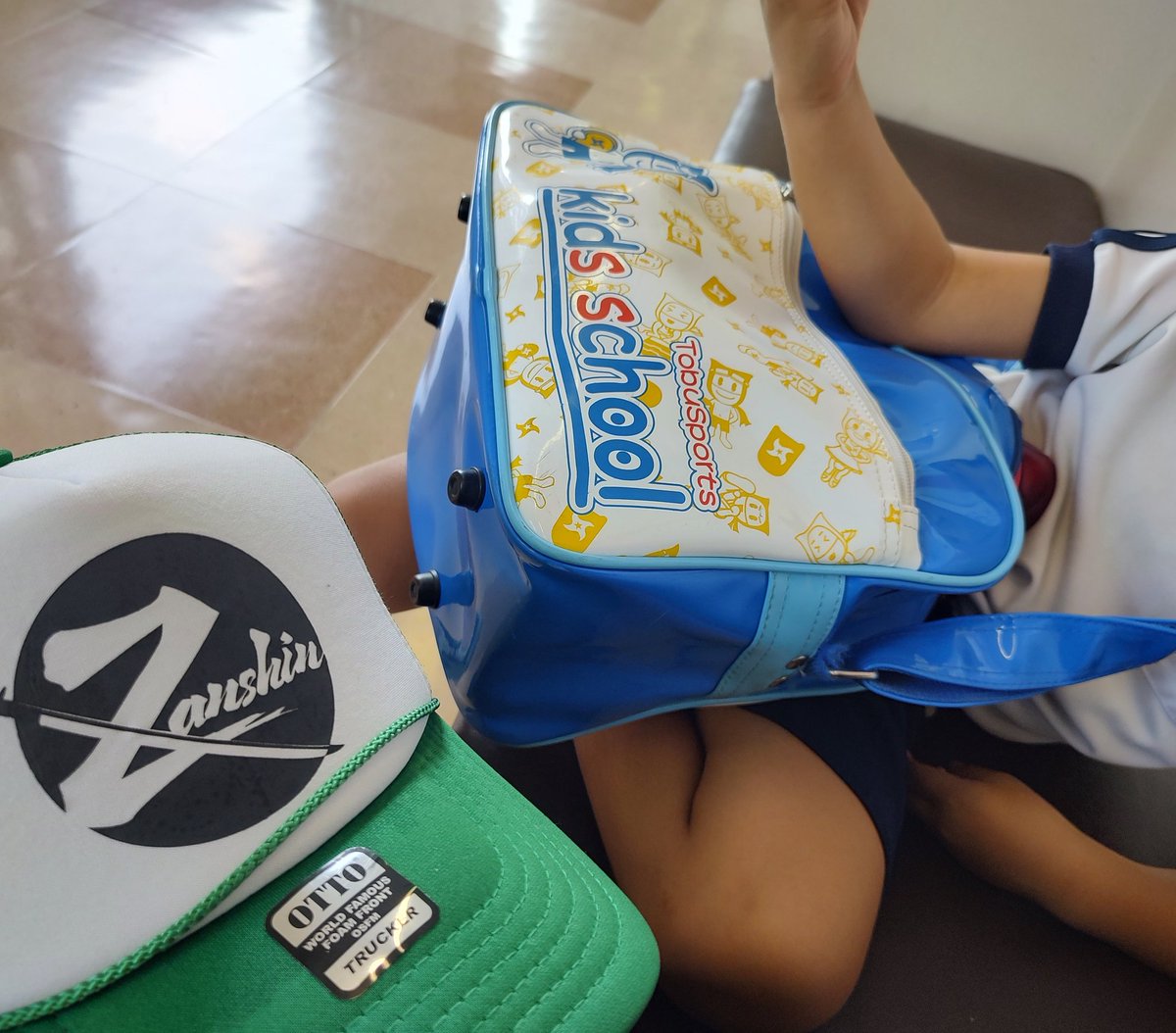 passkeyguitars's tweet photo. 鮮やかな緑の #zanshinrecords さんCap

多分日本で一番私がこれ使ってる

子供とのお出掛けほぼ100%
今日の幼稚園参観もスイミング送り迎えも、なんなら結構通勤でも
被ってます。

気に入ってるし涼しいし頭デカい私でも被れるし最高

babiさんありがとうございます！

#zanshinmusicalinstruments https://t.co/aXDFlPCIBw