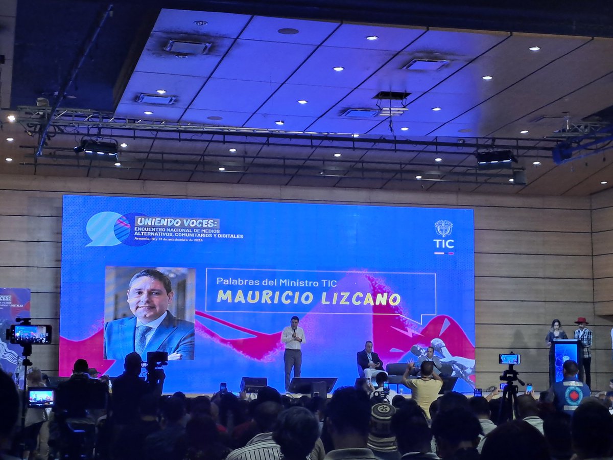 lulo_fer03's tweet photo. #Uniendovoces #encuentronacional #mediosalternativos @Ministerio_TIC https://t.co/eedzawxQfA