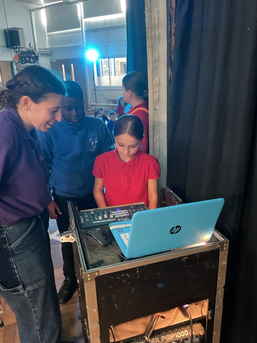 Mr. Rubra tweet media