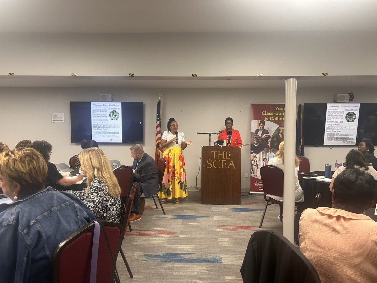 Carolina_CrED's tweet image. Williamsburg County School District sharing their @CarolinaCAP_SC story #SpurringInnovation