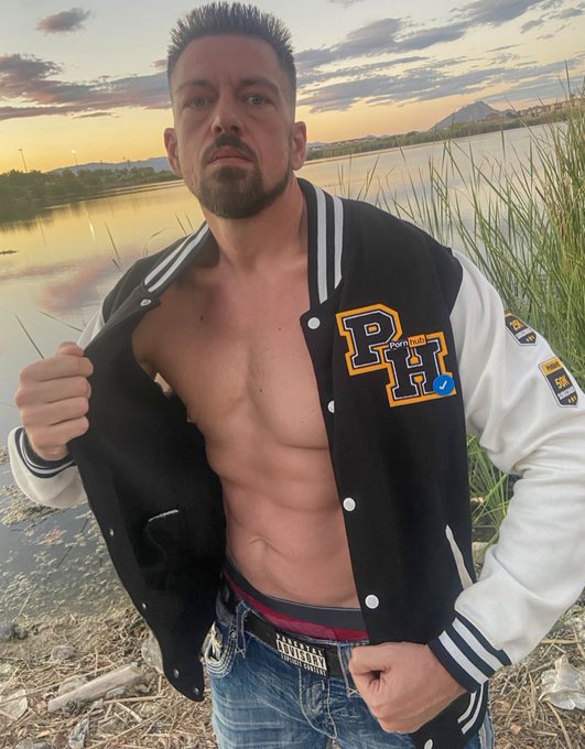 Me or GTA 6? https://t.co/3INYQl1924