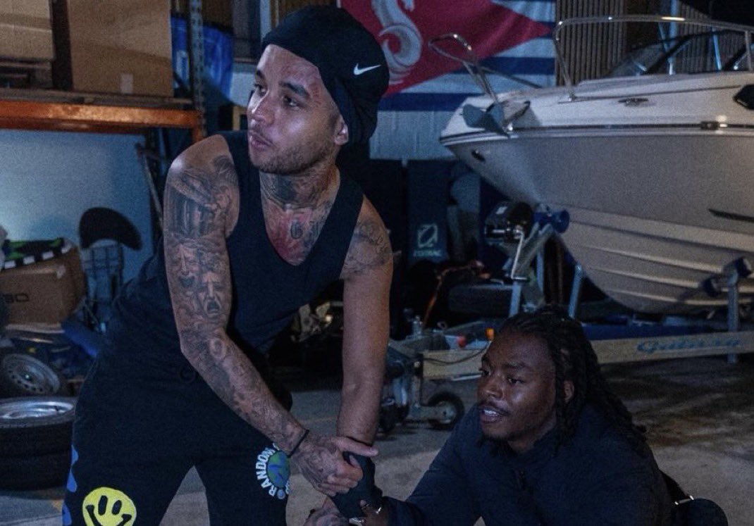 Kulturlesite_'s tweet image. 🗣️ ZOLA a adressé un message de soutien à KOBA LAD : 

« Nous on sait VRAIMENT, qui tu es devenu. T'es une personne changée mais on reste maudit zink

J'te vois dire non à des bédos, non à des plans foireux... j'te vois te construire ta vie de famille avec structure professionnel…