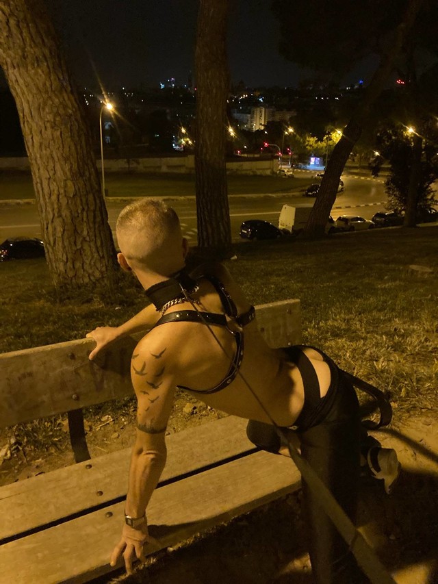 Alguno me saca de paseo?  
🐶🧑‍🦯
#outdoors #fetichs #gayfetichs #gay #gaymadrid #fetiche #gayfetiche #sexoenpublico #gayparque #gaysex #onlygay
