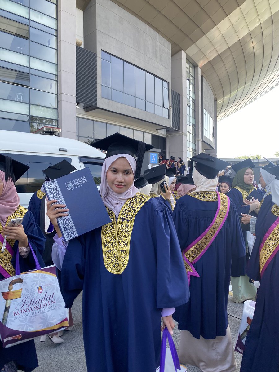 imfatihah's tweet photo. simpan sini🫰#convocationuitm https://t.co/CV4vQi2W0U