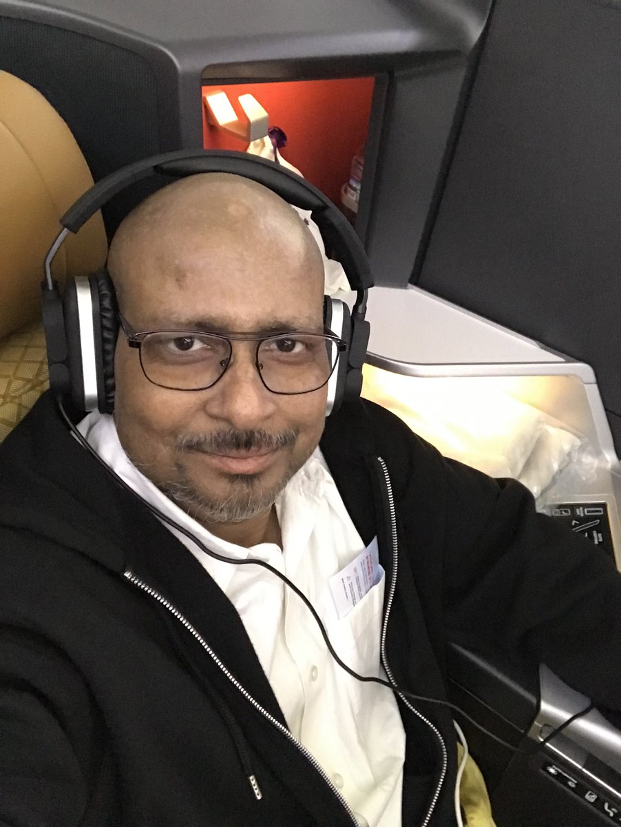 कुछ देर पहले भारत वापस लौटा। कल फिर एडमिट होना है। डॉक्टर्स ने मुझे मेडिकली दुरुस्त करके US भेजा था, ताकि वहाँ कोई इमरजेंसी नहीं हो और हम सही-सलामत वापस आ गए। शुक्रिया डॉक्टर्स। इस ट्रिप के प्रायोजक, अवार्ड प्रदाता <a href="/IASLC/">IASLC</a> का भी शुक्रिया।#LivingWithLungCancerStage4WithBrainMets