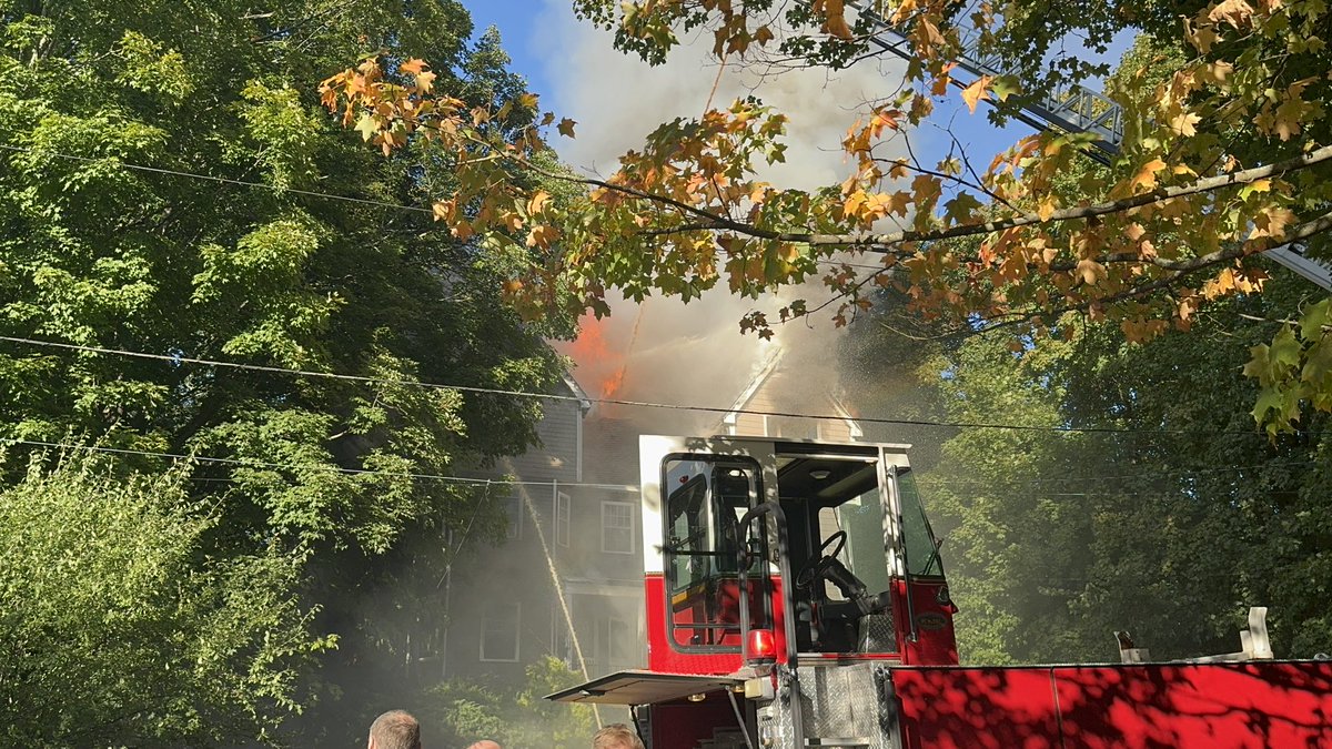 ValleyBuff's tweet image. Photos I took at the 2nd alarm in Haverhill