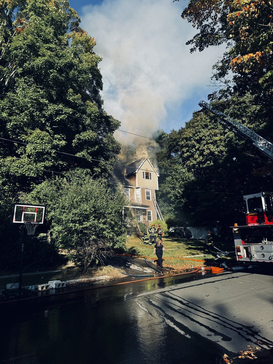 ValleyBuff's tweet image. Photos I took at the 2nd alarm in Haverhill