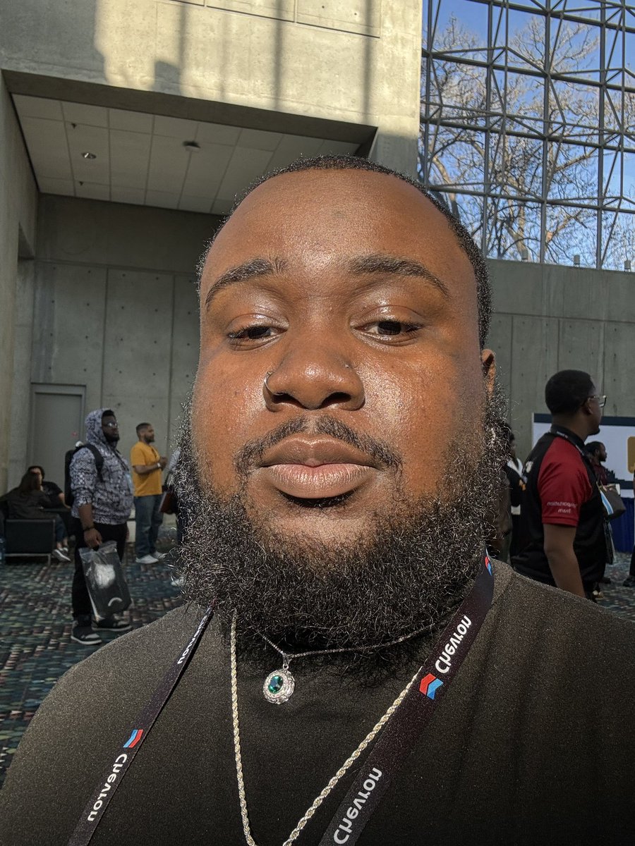 Bigduce305's tweet photo. Tough being this pretty https://t.co/frMIrRrrhz