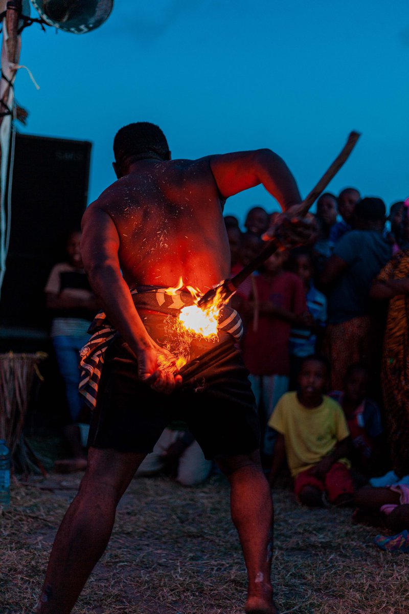 Do you see the story? Do you see anything? It seems to me I am trying to tell you a dream🎈
▪️
▪️
📸: <a href="/rasheedhrasheed/">#UntilNoIntro 📸</a> 

 #tanzania #zanzibar #beautifuldestinations  #colorful #coloroftheday #hipaae #hipaaecontest 
#photooftheday #ThisisTanzania