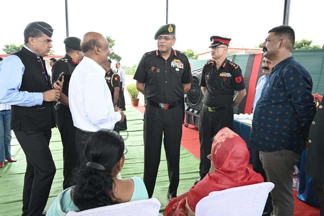 suryacommand's tweet photo. #IndianArmy
#SuryaCommand
#MBArea
#Odisha
#Chhattisgarh
#WeCare

Lt Gen Anindya Sengupta, GOC-in-C, #CentralCommand, visited HQ Chattishgarh & Odisha Sub Area, #Raipur to review #Operational preparedness and #Administrative initiatives. He appreciated the formation for high order of #Commitment & exhorted to maintain highest #ProfessionalStandards. 
The Army Cdr and Mrs Ruchira Sengupta, Regional President #AWWA, also interacted with the #Veterans, commended their contribution in #NationBuilding and assured them of continued support. 

@adgpi
@ProDefLko
@PRODefDehradun
@SpokespersonMoD
@MinofDefIndia
@OfficialAWWA