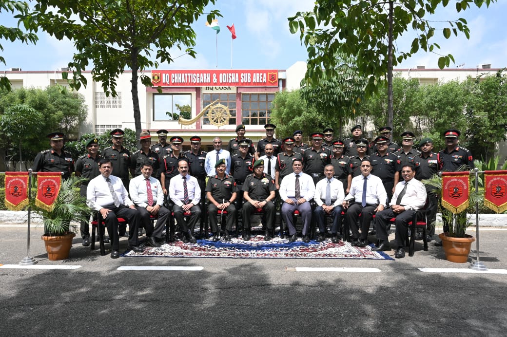 suryacommand's tweet photo. #IndianArmy
#SuryaCommand
#MBArea
#Odisha
#Chhattisgarh
#WeCare

Lt Gen Anindya Sengupta, GOC-in-C, #CentralCommand, visited HQ Chattishgarh & Odisha Sub Area, #Raipur to review #Operational preparedness and #Administrative initiatives. He appreciated the formation for high order of #Commitment & exhorted to maintain highest #ProfessionalStandards. 
The Army Cdr and Mrs Ruchira Sengupta, Regional President #AWWA, also interacted with the #Veterans, commended their contribution in #NationBuilding and assured them of continued support. 

@adgpi
@ProDefLko
@PRODefDehradun
@SpokespersonMoD
@MinofDefIndia
@OfficialAWWA