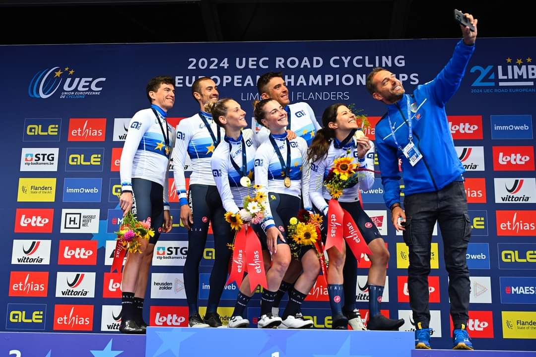 Complimenti ragazze/i 🩵

#repost 📸 <a href="/Federciclismo/">F.C.I.</a>

TEAM TRIAL MIXED RELAY:

SIAMO CAMPIONI EUROPEIIIII 🇪🇺

#nazionaleciclismo #fci #uec #euroroad24 #italiateam #ciclismo #cycling #italia #accpi