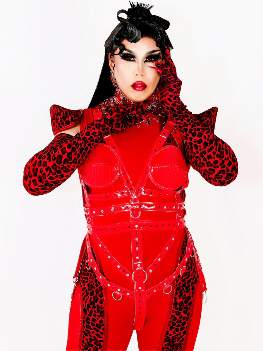 melindaverga's tweet photo. The @traitorscanada manor just got spicier.
...
📸: VERY SPECIAL THANK YOU TO @red_socks_photography FOR ALWAYS HAVING MY BACK &amp; GIVING ME EXTRA TLC!
❤️❤️❤️
...
HAIR: @bangbangforhair
JEWELRY: @rubyhymen
CATSUIT &amp; HARNESS: @rubyhymen
GLOVES: ME https://t.co/QUsulzxW6Y