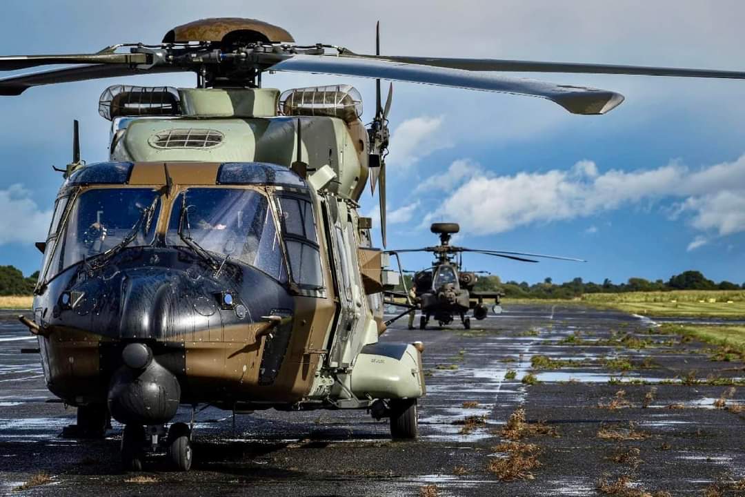 FUTER_ET's tweet photo. Una patrulla de #helicópteros #HT29 del #BHELMAIII, #FAMET, participa en el ejercicio TALON HIGHLANDER en #ESCOCIA, con motivo de la preparación e integración en las unidades aéreas para #ARF de la #OTAN
#SomostuEjercito https://t.co/jBbMwVSHLw