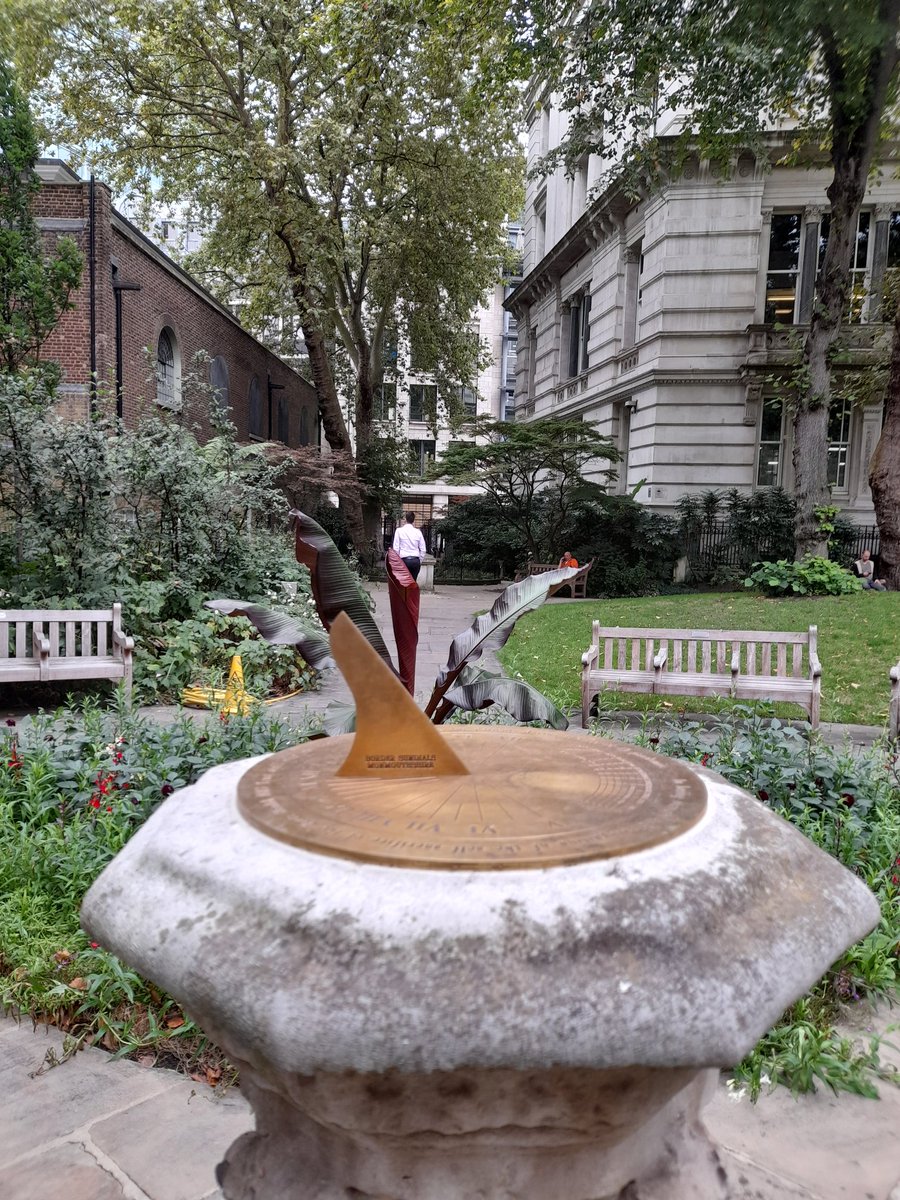 LondonWunderbar's tweet photo. The new memorial in Postman's Park to honour staff from Barts Health who died from Covid. I think it's really beautiful. 💙 https://t.co/GAe1xpZcbx