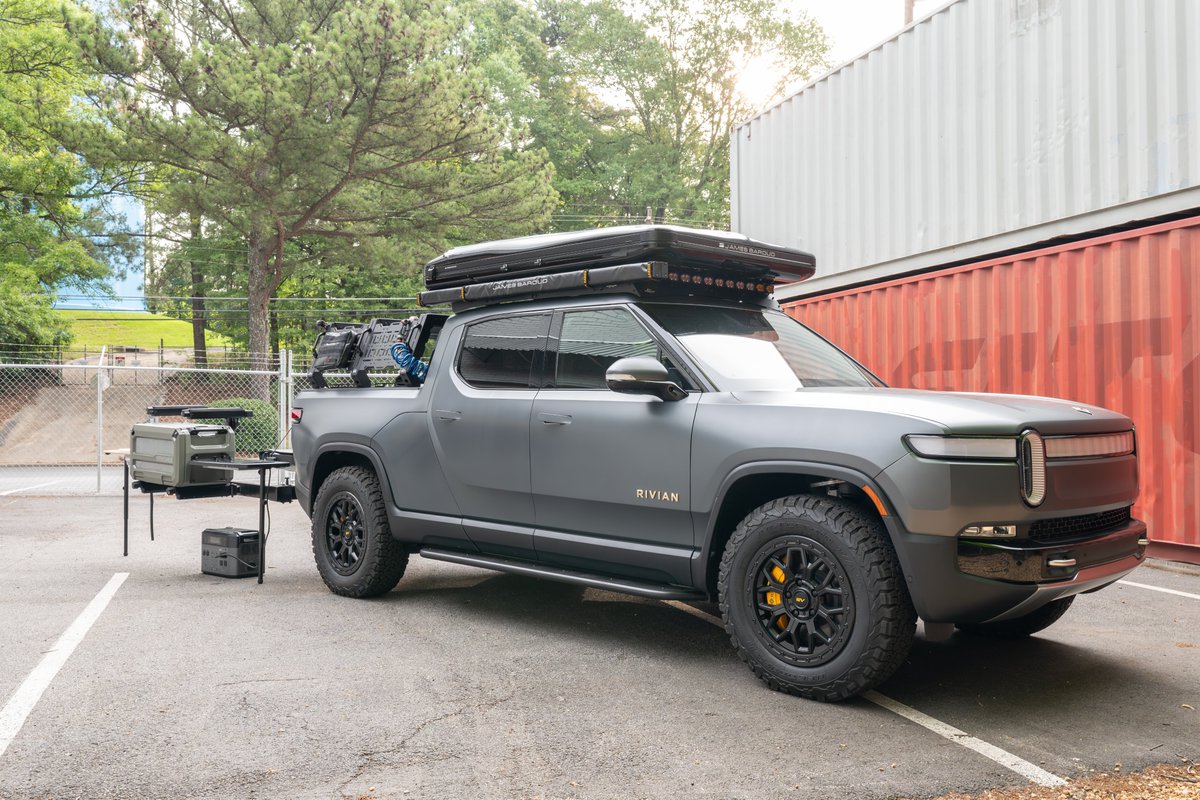 Team1ev's tweet photo. No compromises on this overland R1T build 😍

#rivianoffroad #EVSportline #rivianstories #rivianmotors #RivianR1S #rivianr1t #rivianofficial #team1ev #R1T #R1 #R2 #r3x #r3 https://t.co/aBVg10gsg3