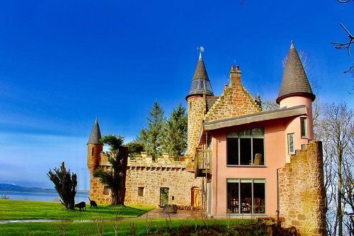 aroundaboutbrit's tweet image. ⭐ Self Catering Ayrshire ⭐
🏰 Knock Old Castle in Skelmorlie, Ayrshire, offers a unique and luxurious stay steeped in history. 
🏡 Self Catering 
aroundaboutbritain.co.uk/Ayrshire/14426 
#KnockOldCastle #Largs #Ayrshire #ScottishGetaway #VisitScotland #CastleStay #LuxuryEscapes