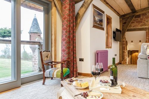 aroundaboutbrit's tweet image. ⭐ Self Catering Ayrshire ⭐
🏰 Knock Old Castle in Skelmorlie, Ayrshire, offers a unique and luxurious stay steeped in history. 
🏡 Self Catering 
aroundaboutbritain.co.uk/Ayrshire/14426 
#KnockOldCastle #Largs #Ayrshire #ScottishGetaway #VisitScotland #CastleStay #LuxuryEscapes