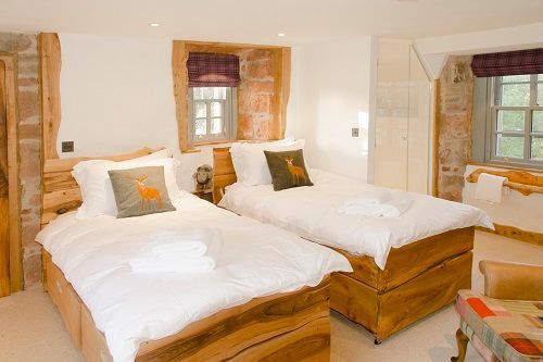 aroundaboutbrit's tweet image. ⭐ Self Catering Ayrshire ⭐
🏰 Knock Old Castle in Skelmorlie, Ayrshire, offers a unique and luxurious stay steeped in history. 
🏡 Self Catering 
aroundaboutbritain.co.uk/Ayrshire/14426 
#KnockOldCastle #Largs #Ayrshire #ScottishGetaway #VisitScotland #CastleStay #LuxuryEscapes