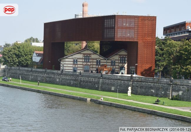 dziejepl's tweet image. Oprowadzania kuratorskie i występy artystyczne to niektóre punkty programu głównych obchodów 10-lecia działalności Cricoteki w siedzibie przy ul. Nadwiślańskiej w Krakowie.

dzieje.pl/kultura-i-sztu…

#Cricoteka #TadeuszKantor #Kraków