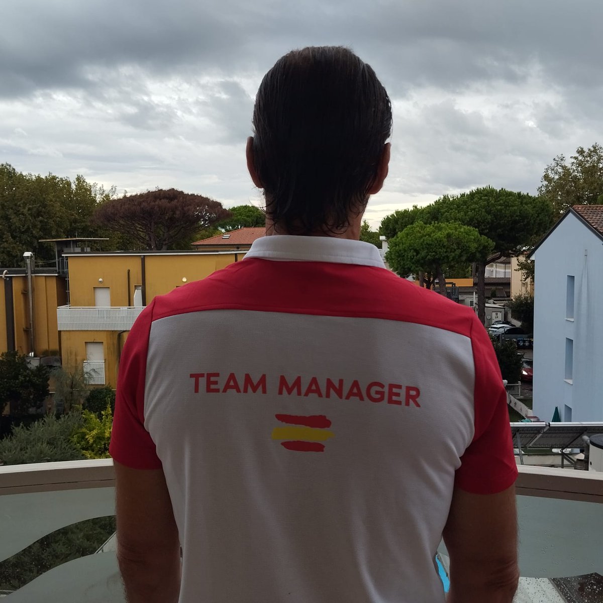 El Equipo Nacional de ⚽️ de Trasplantados junto al resto de expedición de DyTE 🇪🇸quisieron reconocer y agradecer el trabajo, implicación, entrega y siempre entusiasmo de su Team Manager Alberto Carmona.
#transplantfootballworldcup #tfwc2024 #ONT_esp #trasplante #DonaÓrganos
<a href="/rfef/">RFEF</a>