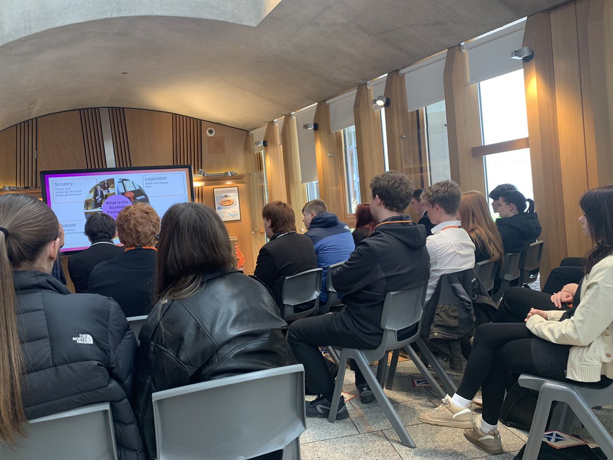 Leigh Fowley tweet media