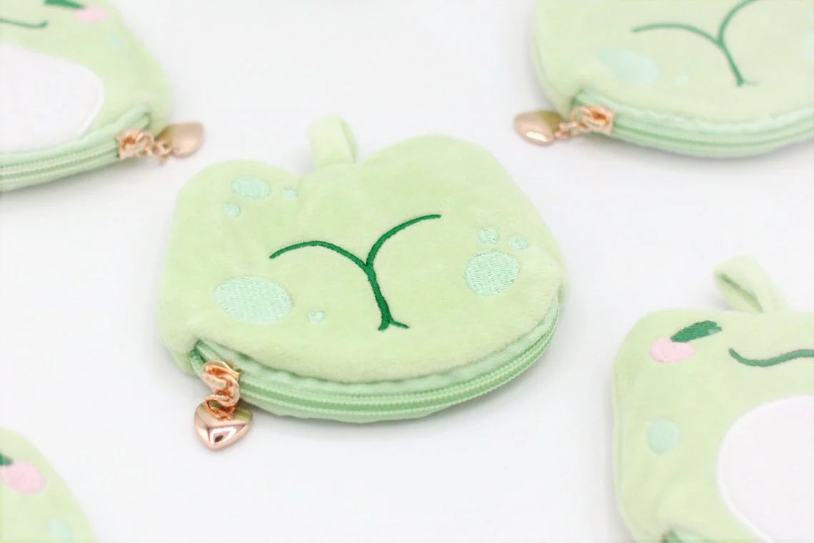 Pre-order for froggo butts have been opened due to popular demand

You won’t believe how much you asked me to bring those back when they were out of stock so here they are 🐸

shorturl.at/fIMvq