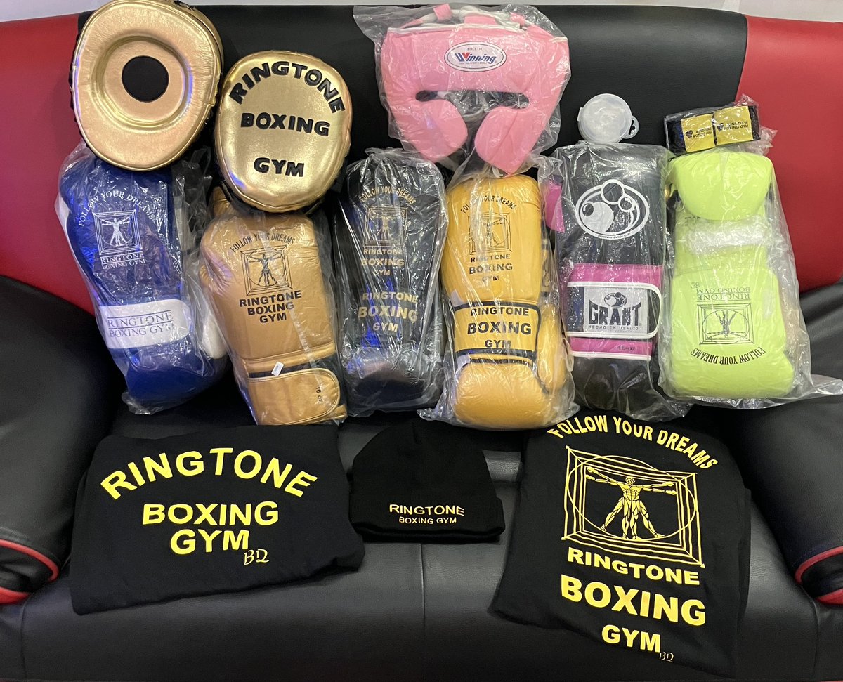 Have a few bits of boxing gear I want to get rid of , obviously it’s all brand new….

Winnings pink medium headguard £100
Grant 16oz gloves velcro £100
Double sided pads (one side for power and other side is for technical combinations £80
All Ringtone boxing gym gloves £45