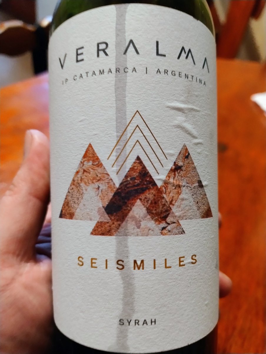 Segundo y último flight de vacaciones #BodegaVeralma <a href="/VinotecaMRWines/">Musu</a> <a href="/BodegaVulliez/">Bodega Vulliez Sermet</a> <a href="/fedeisgro/">Federico Isgro</a> <a href="/BodegaElEsteco/">Bodega El Esteco</a>