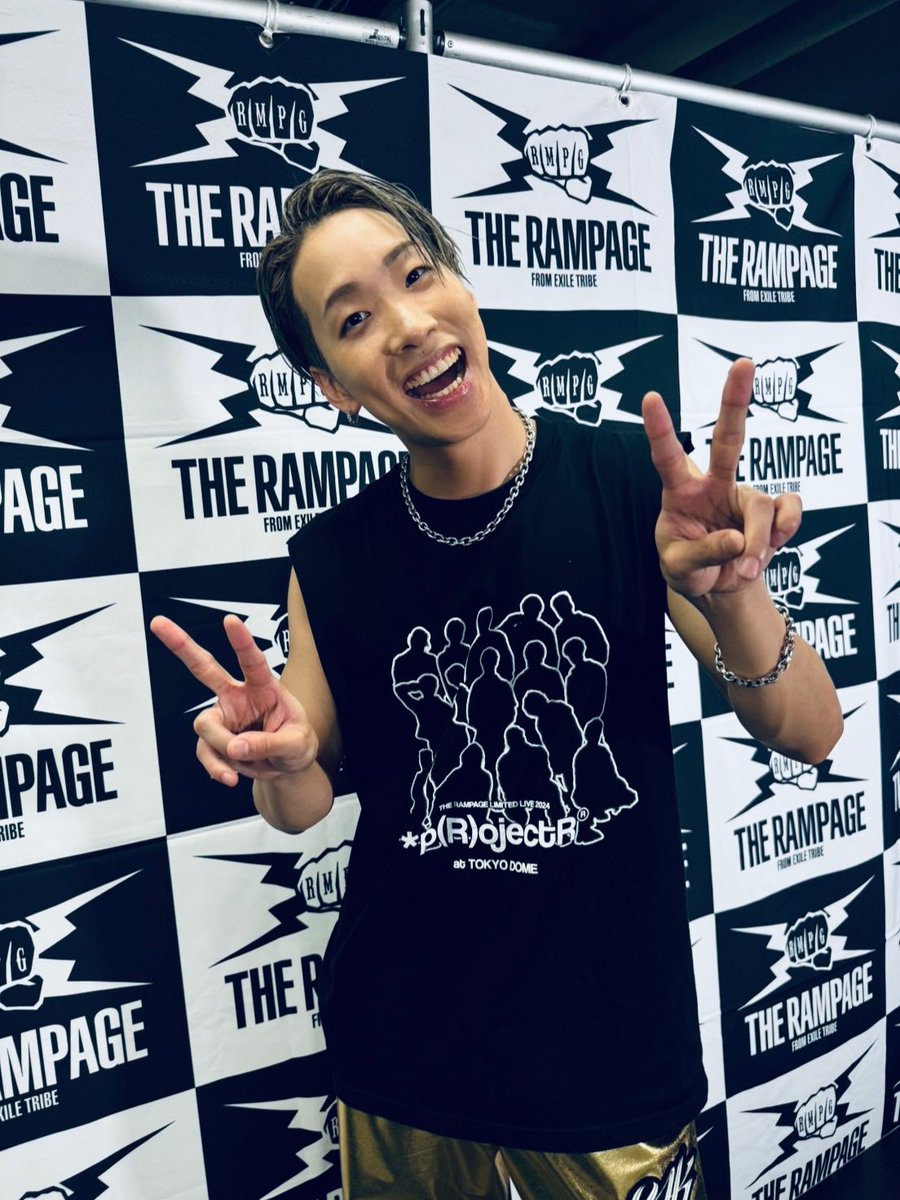 GL16_TRB's tweet image. #陣 さんには「2DAYSやりきった今の気持ちを表現してみてください」という無茶ぶりリクエスト🤣
瞬時にこれ以上ないくらい素敵な笑顔を返してくれました🐴💕

今日のライブで証明してくれたとおり、いつだって私たちに幸せを届けてくれる最高のリーダーです✨

#projectr
#東京ドーム
#THERAMPAGE…