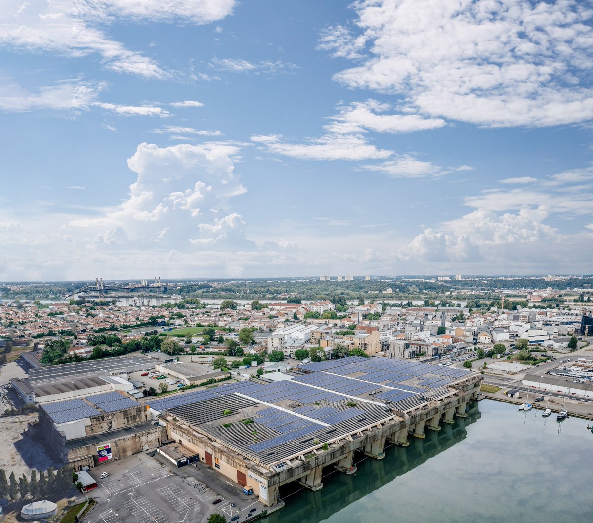BichetClaudine's tweet image. Aujourd'hui, nous avons attribué la solarisation de la Base Sous Marine de Bordeaux à EverWatt pour 13 000 m2 de panneaux solaire , 3GWh/an, soit la consommation de 600 bordelais(es) ! 
"Avec une telle ambition, même un vestige du passé peut devenir un gisement d’avenir"