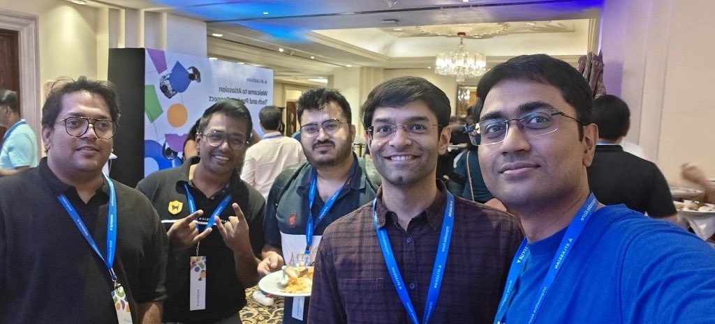 daslusan's tweet image. Happy to meet Ex Flipsters!! Always a small world 🤩 #techconf 
Thanks for the great hospitality and organising a great event @Atlassian