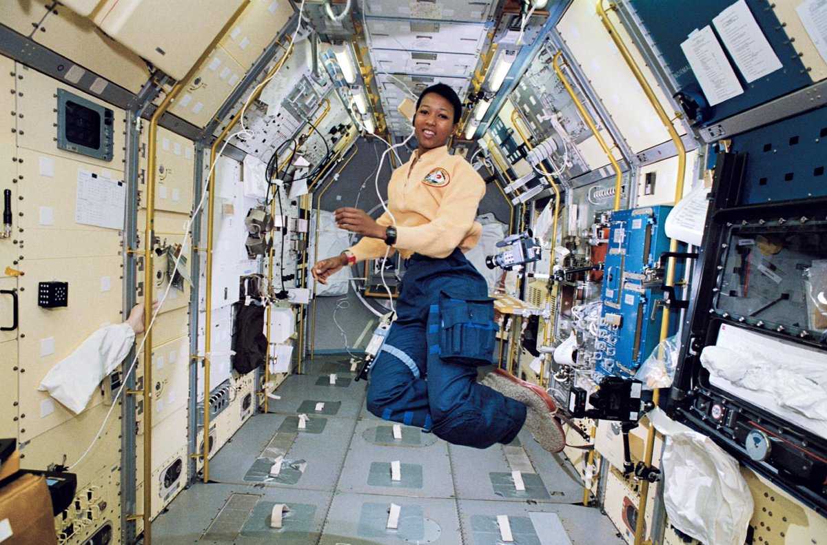 NASAhistory's tweet photo. Mae Jemison, an engineer and M.D., was one of 15 astronaut candidates chosen from a pool of 2,000 applicants in 1988.

#OTD in 1992, she not only achieved her dream of going to space, but became the first Black woman to do so, flying aboard Space Shuttle Endeavour for STS-47. https://t.co/uap8exvR1B