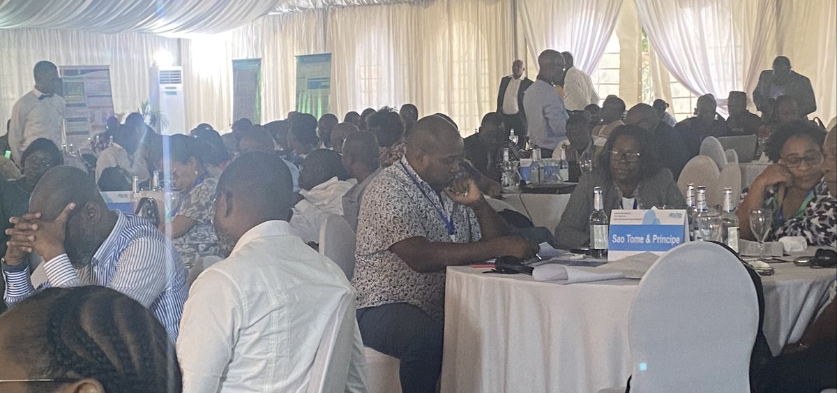 📣The #EPIMeeting2024, #Kinshasa, #DRC, concludes today with closing remarks from <a href="/UNICEF/">UNICEF</a> , <a href="/gavi/">Gavi, the Vaccine Alliance</a>, <a href="/AfricaCDC/">Africa CDC</a>  and <a href="/MinSanteRDC/">Ministère de la Santé RDC</a> . A vital step forward in strengthening vaccination efforts across Central Africa. 💉#vaccination #PublicHealth #vaccinesWork #GlobalHealth