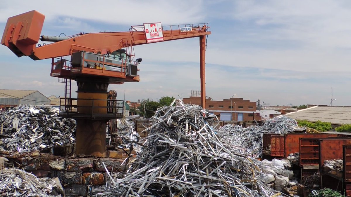 RECEMSA's tweet photo. Siempre estamos dispuestos a colaborar con el reciclaje de #metales.  Gestionamos chatarra de diversos metales a gran escala, por ello aportamos las mejores condiciones. 

Empresas, industrias, talleres... ¡Os estamos esperando!  Contacta con nosotros.

https://t.co/M9u33PRXCE https://t.co/GOv5ubPcsj