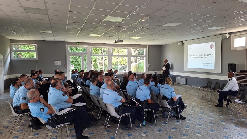 Présentation aux cadres de la gendarmerie du groupement 86, par le procureur de la République de Poitiers, des priorités de la politique pénale:
atteintes aux personnes (VIFs, élus et mineurs victimes)
trafics de stupéfiants
délinquance routière 
délinquance environnementale