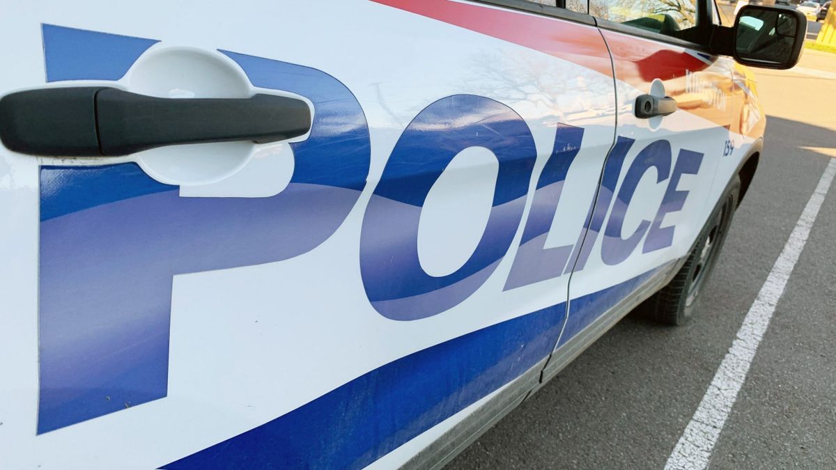WhigStandard's tweet photo. Kingston Police responding to incident near Montreal Street #ygk https://t.co/hXDN5IMx1Q https://t.co/m177IoR0xG