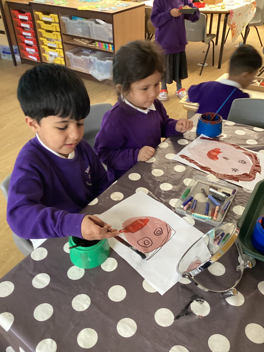 ECS_Keighley's tweet photo. Reception have been working in stages to make their own self portraits this week. Observing, colour mixing, more looking closely before adding detail. #youngartists #concentrationandfocus #buildingbrighterfutures #weareallunique https://t.co/AmcfLinYGX
