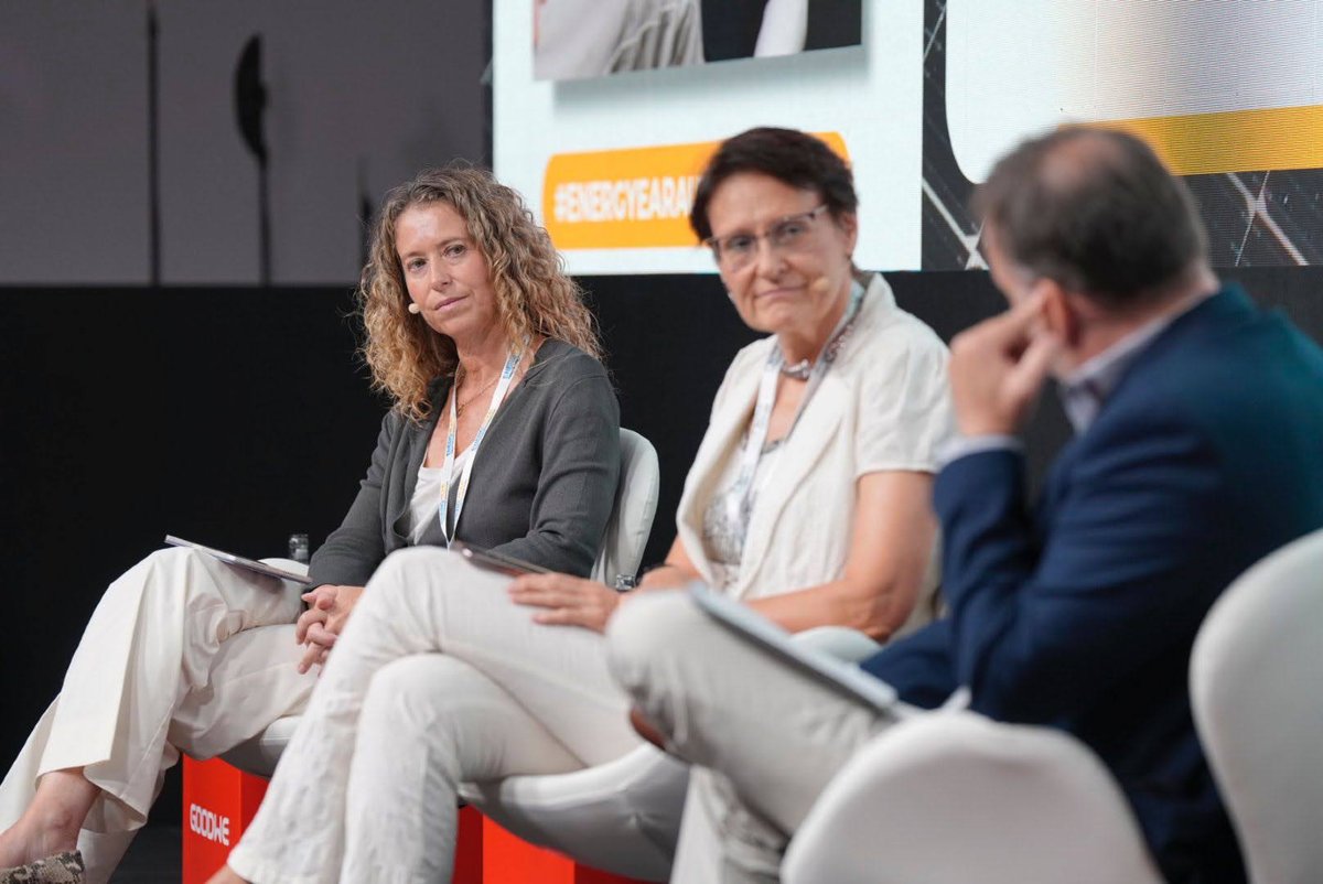 _ASEME's tweet image. .@IreneBartol @_ASEME, moderó: "Regulación y Legislación: Pilares del Autoconsumo" de @NRGyear. Se debatió sobre los retos y oportunidades del #autoconsumo en España, con foco en la regulación, digitalización y el rol activo del consumidor.

ℹ️ aseme.org/actualidad/ire…

#energyear