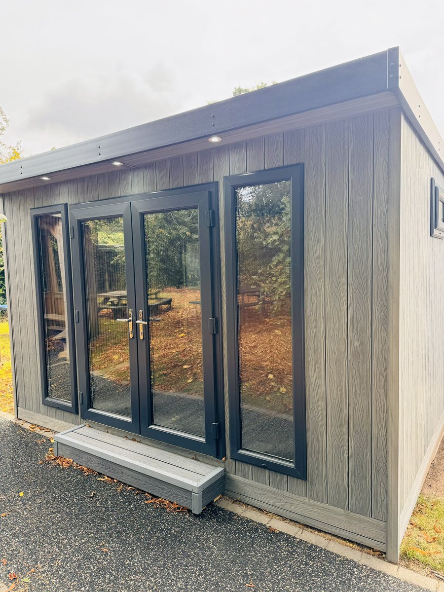 Clive Lawrence, OBE🎖 tweet media