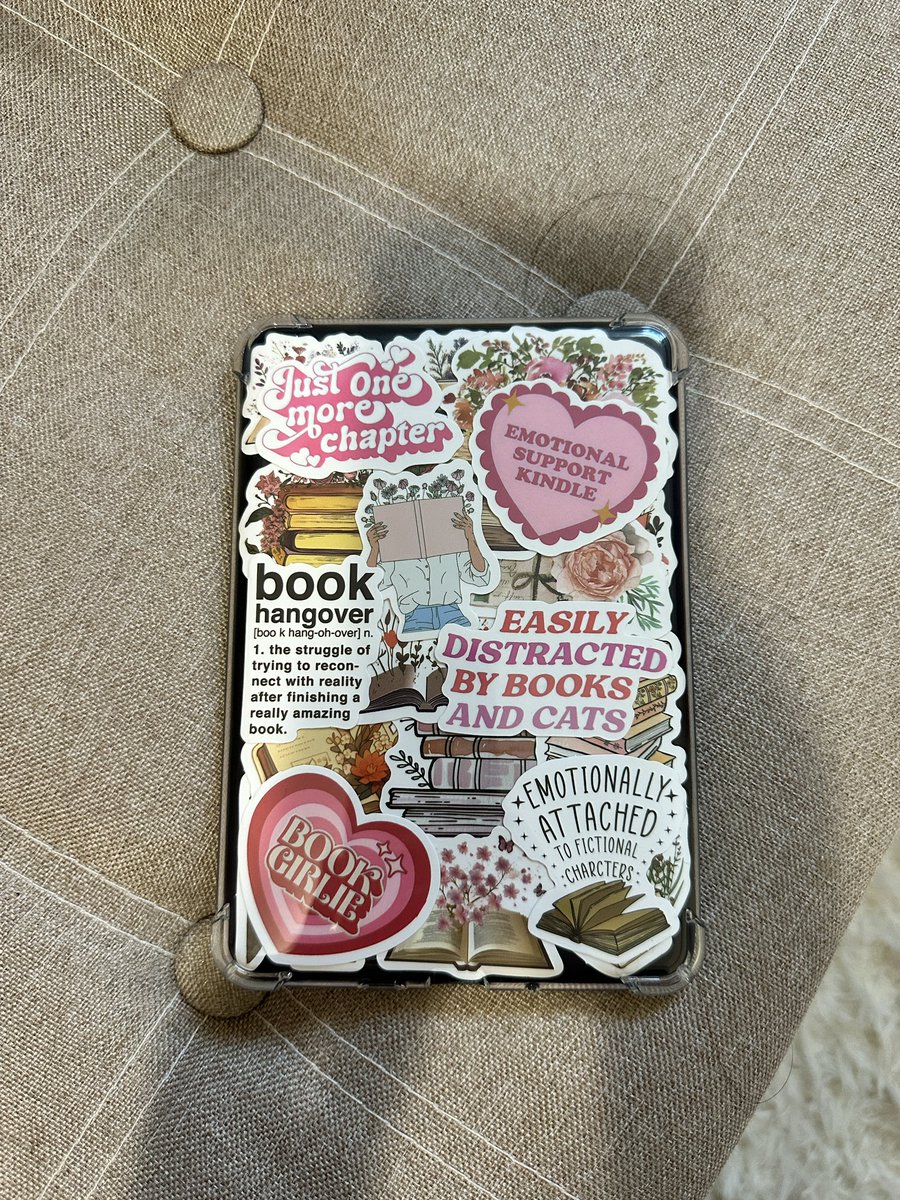 lunara_ffxiv's tweet photo. Redecorated my kindle today🩷🤍 #booktwt #kindle #kindletwt https://t.co/YVLnTnCIDl